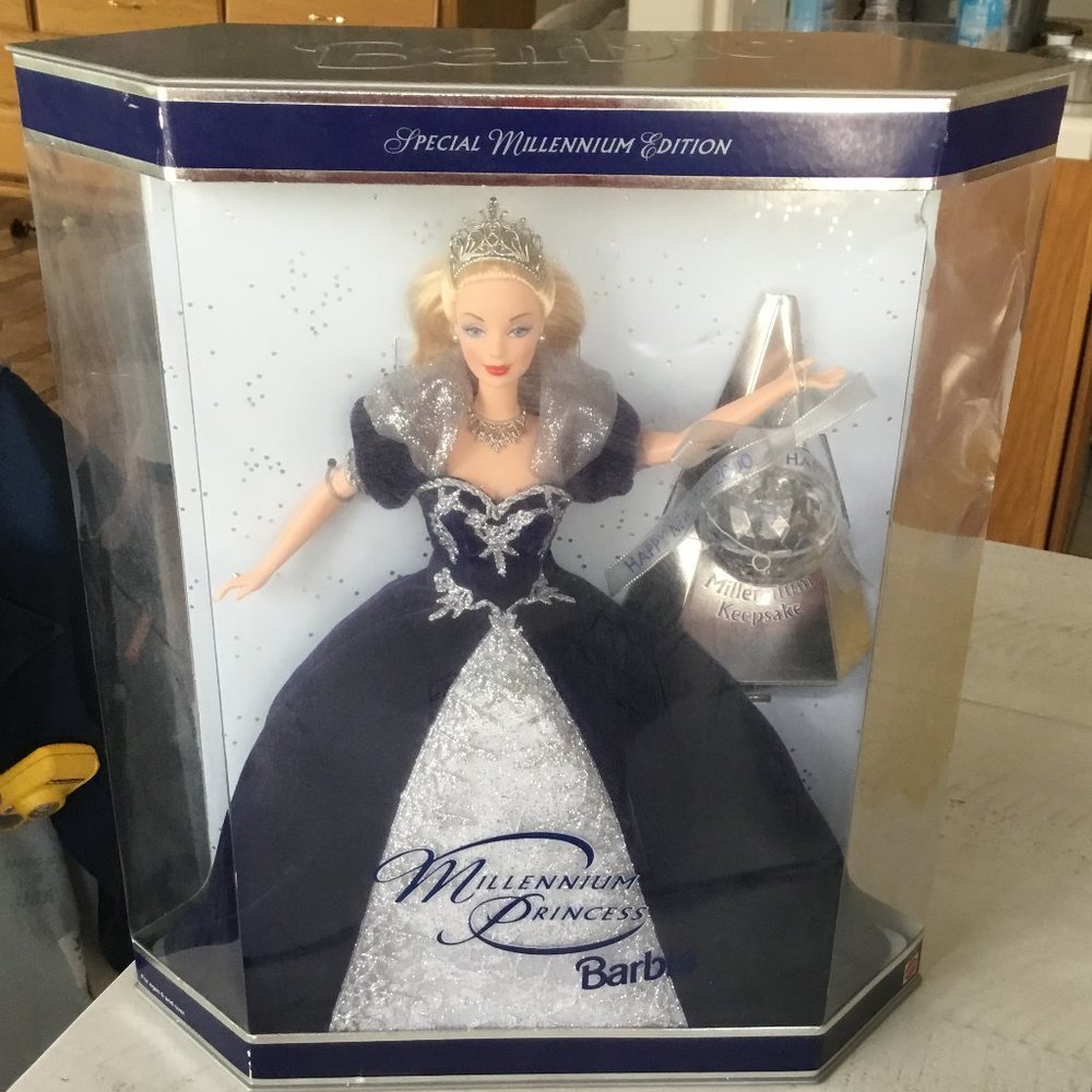 Barbie 2000 Holiday Special Edition Millennium Princess Barbie new unopened